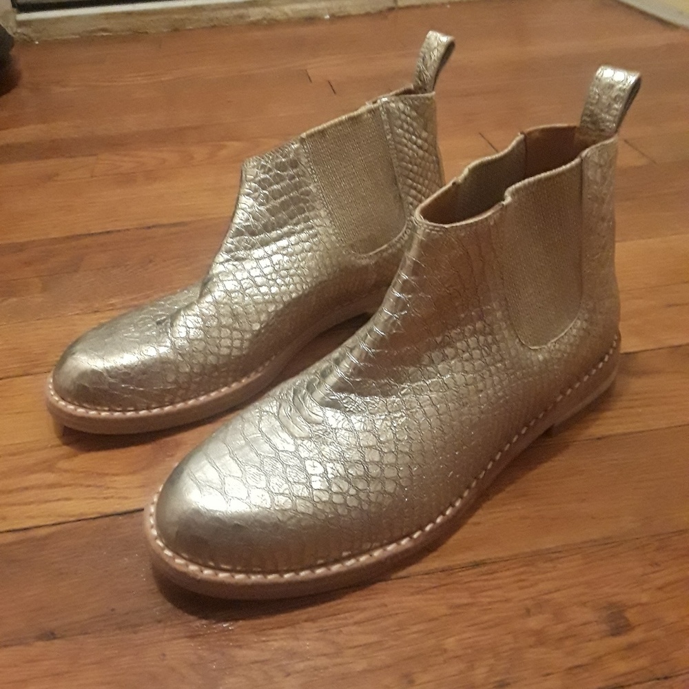 Right Bank Shoe Co. Women's shoes